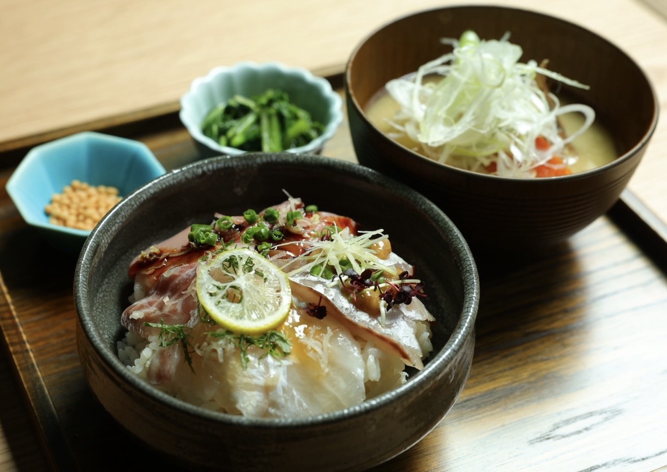 甚六朝市食堂 Jinroku Asaichi shokudou